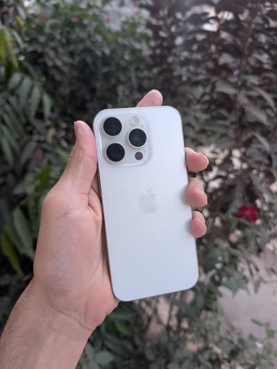 Apple iPhone 15 Pro factory sim working