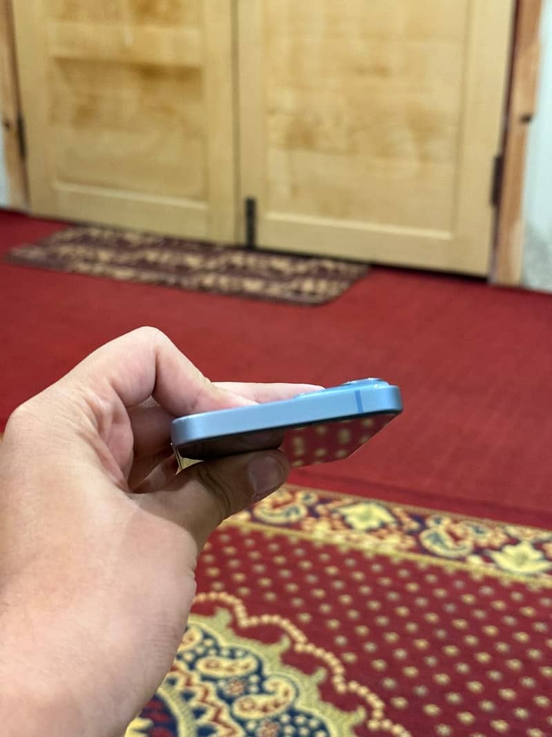 Apple iPhone 14 4