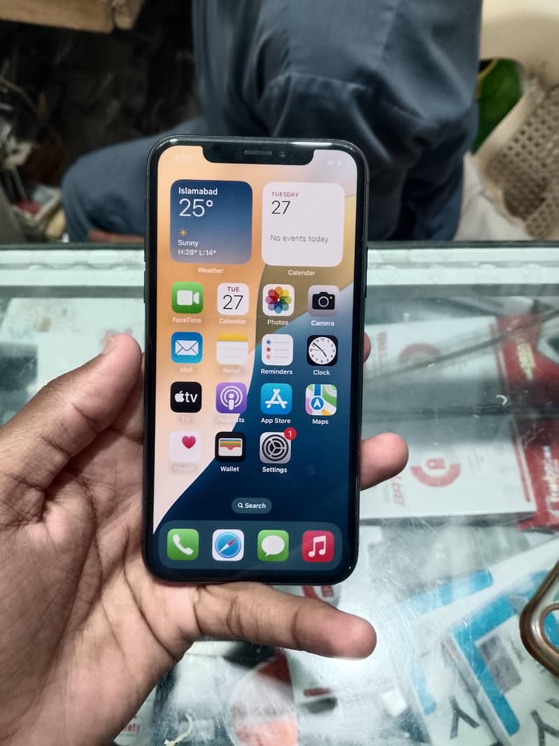 Apple iPhone XS 1