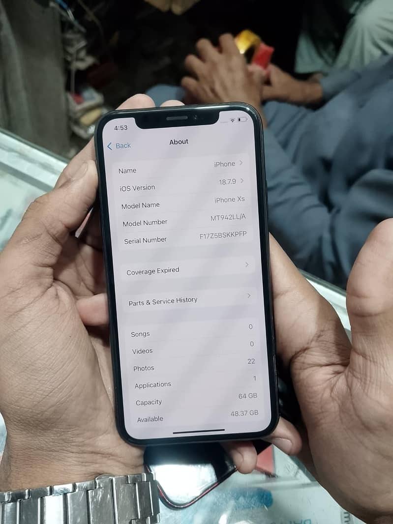 Apple iPhone XS 4