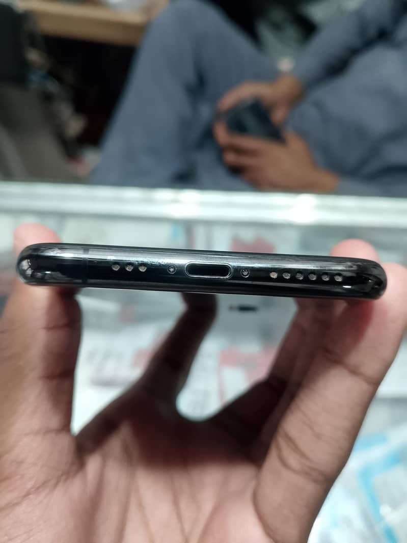 Apple iPhone XS 6