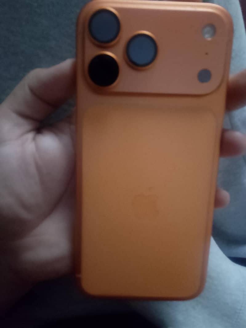 Apple iPhone 17 Pro Max 3
