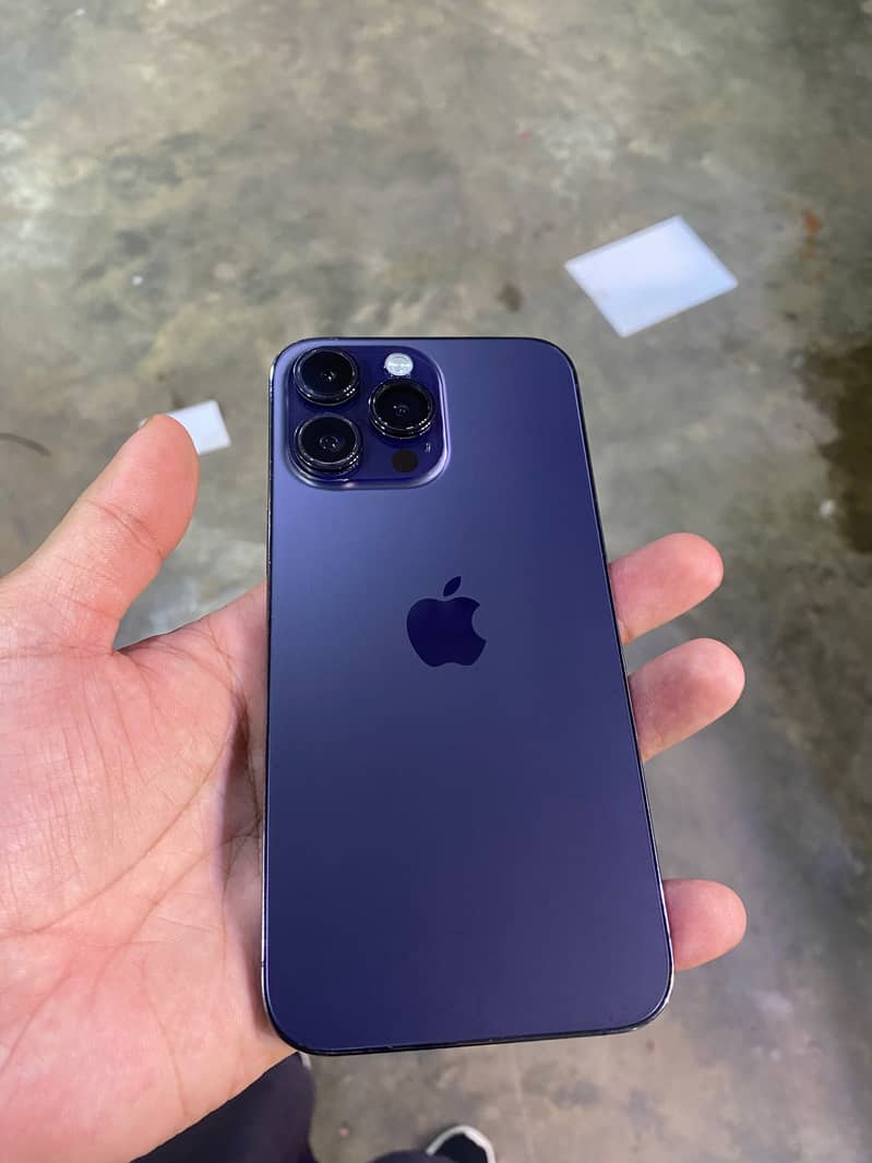 Apple iPhone 14 Pro Max 1