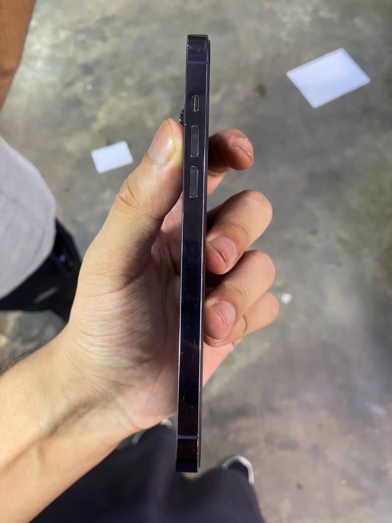 Apple iPhone 14 Pro Max 4