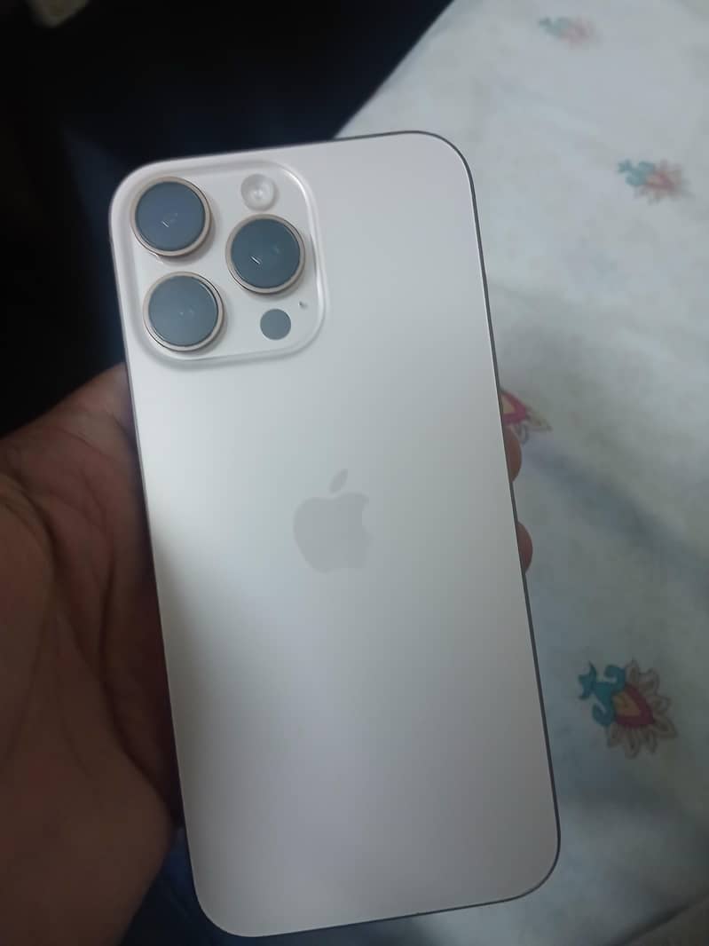 Apple iPhone 16 Pro Max 0