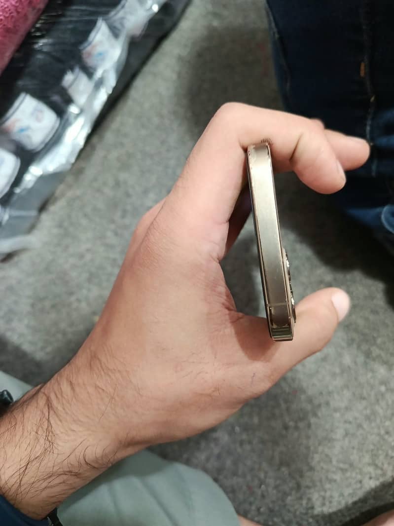 Apple iPhone 12 Pro 1