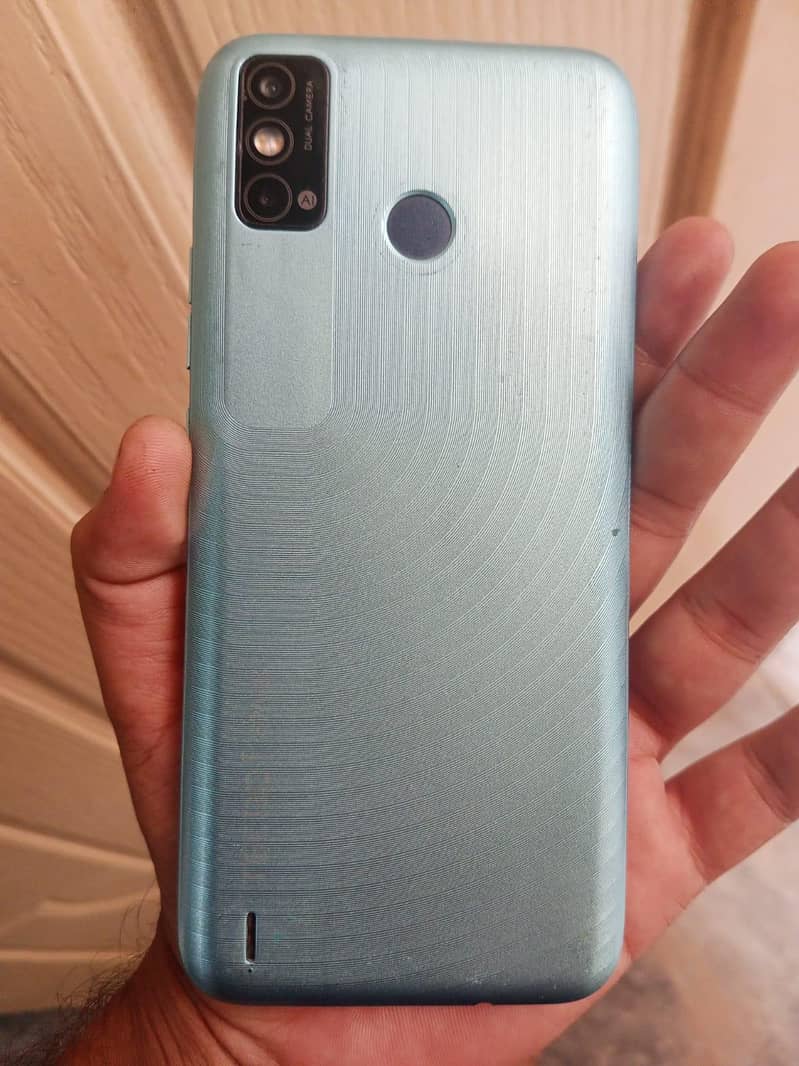 Tecno Spark 6 Go 3