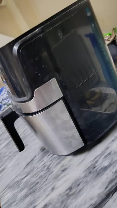 BlackRock Digital Air Fryer – 6.5 Litres, used for few months