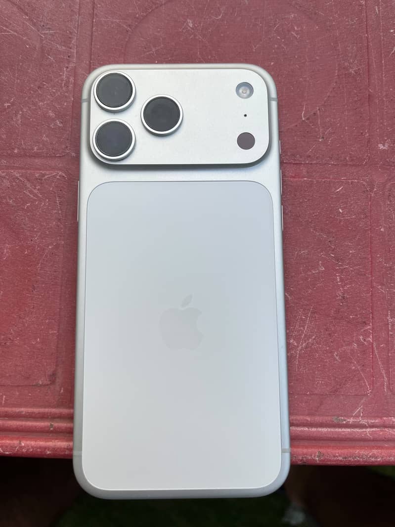 Apple iPhone 17 Pro Max 0