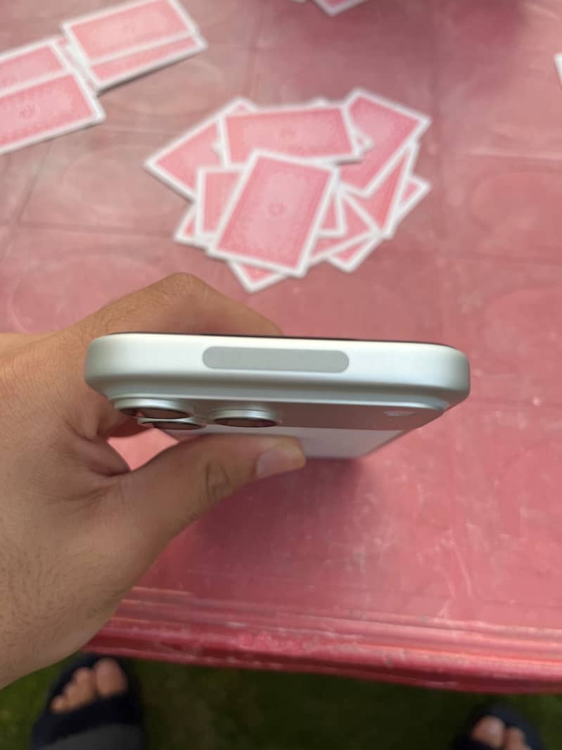 Apple iPhone 17 Pro Max 3