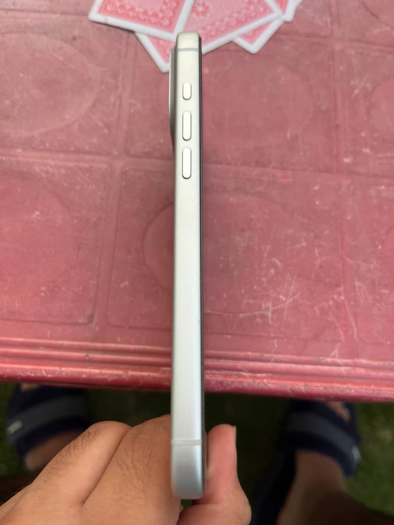Apple iPhone 17 Pro Max 4