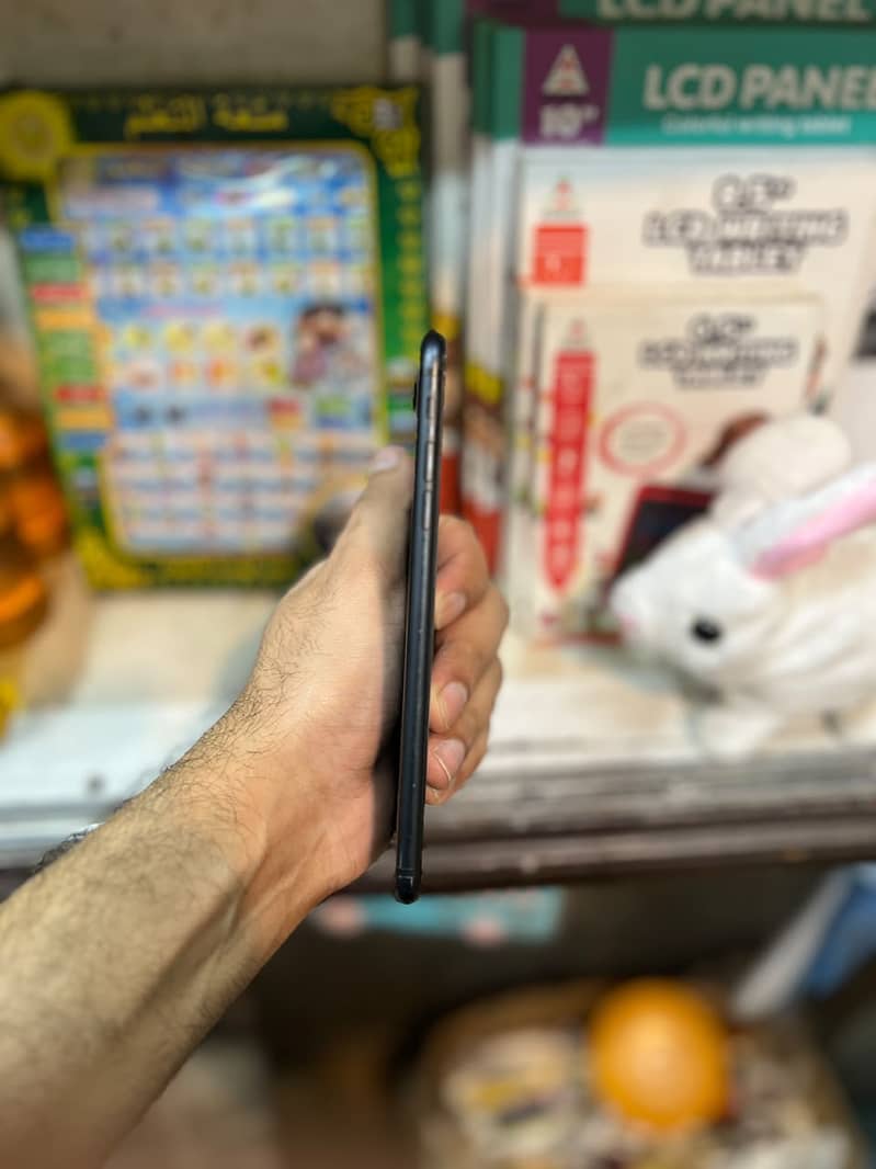Apple iPhone 7 Plus 3