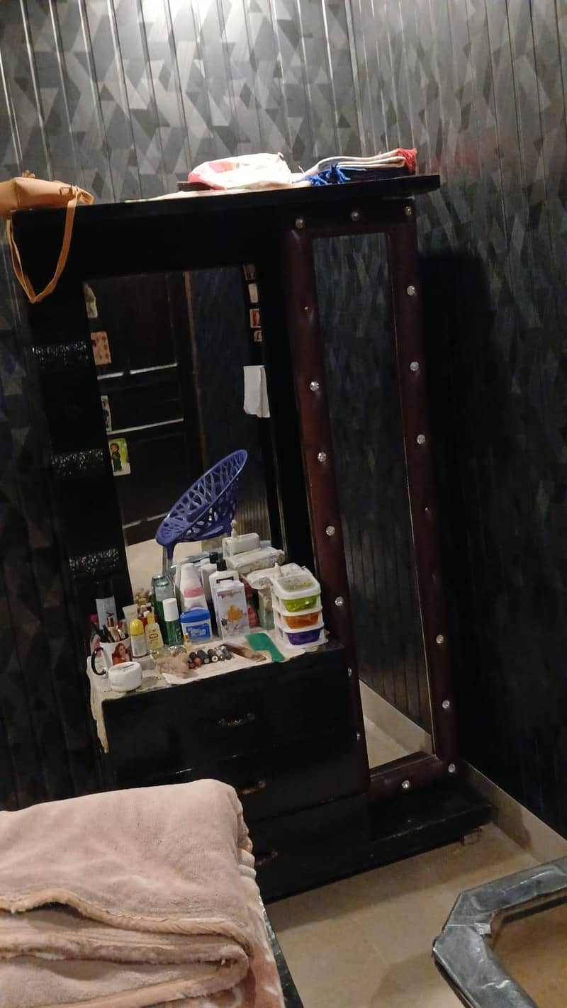 Dressing Table 1