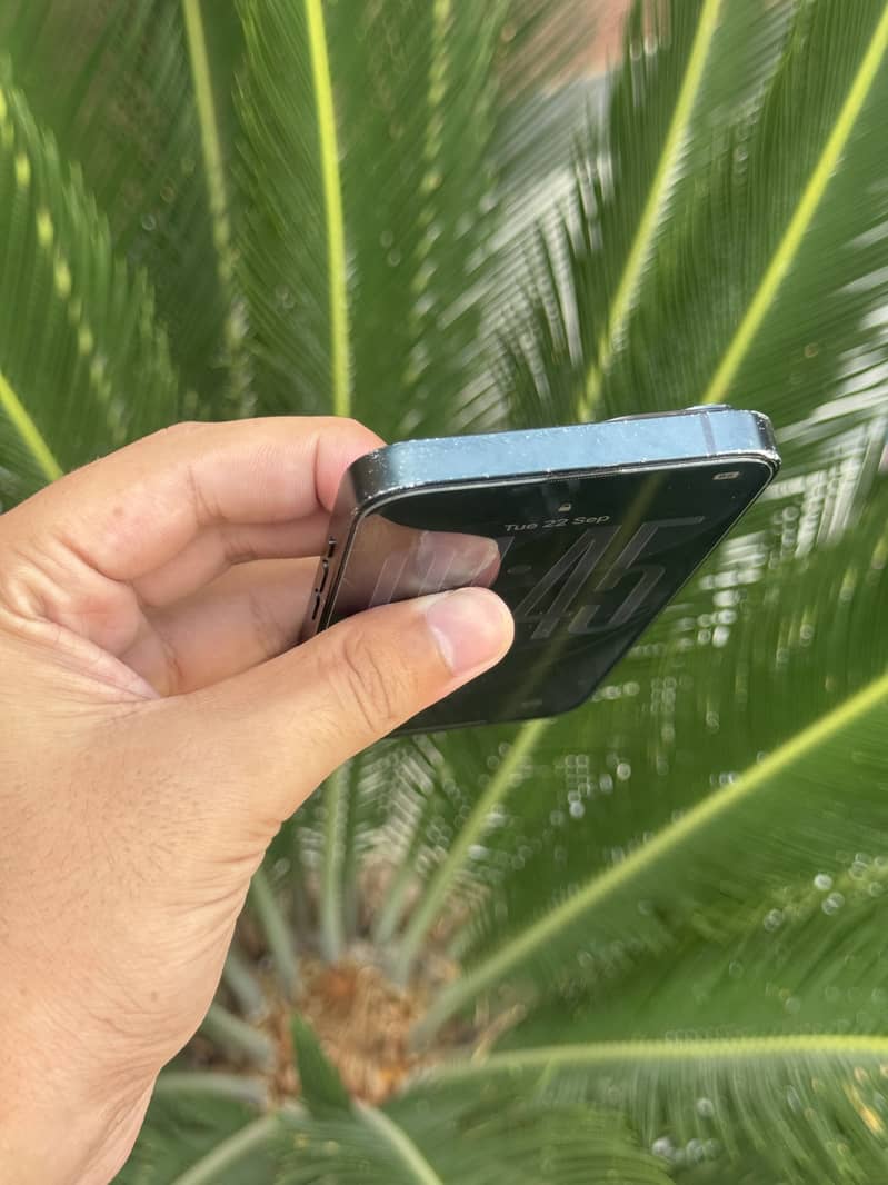 Apple iPhone 14 5