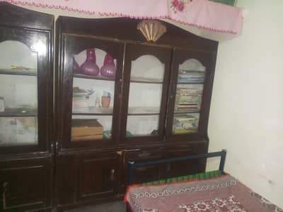 seesha bartan wali almari