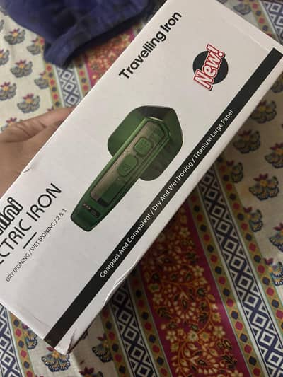 Brand New Mini Electric Travelling Iron / 2-in-1 Dry & Wet Ironing