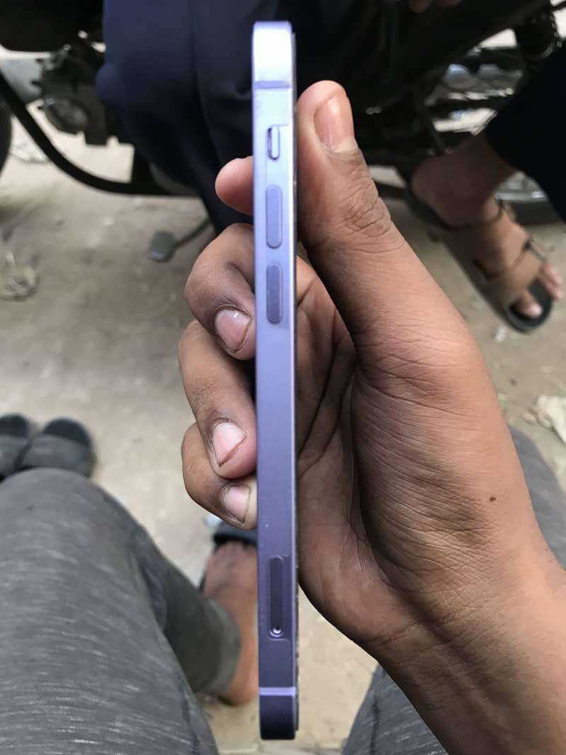 Apple iPhone 12 5