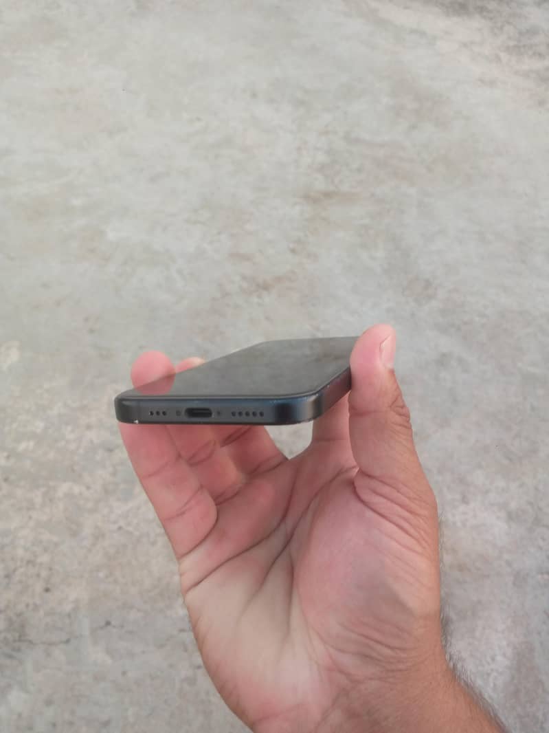 Apple iPhone 15 3