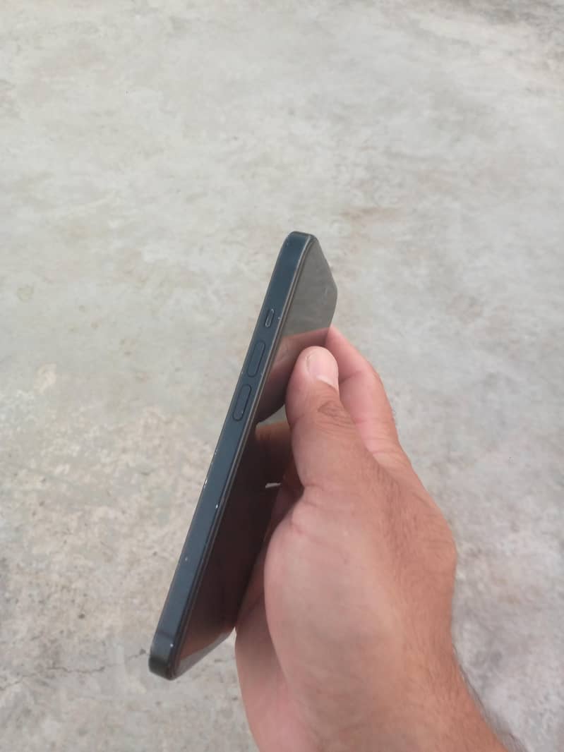 Apple iPhone 15 5