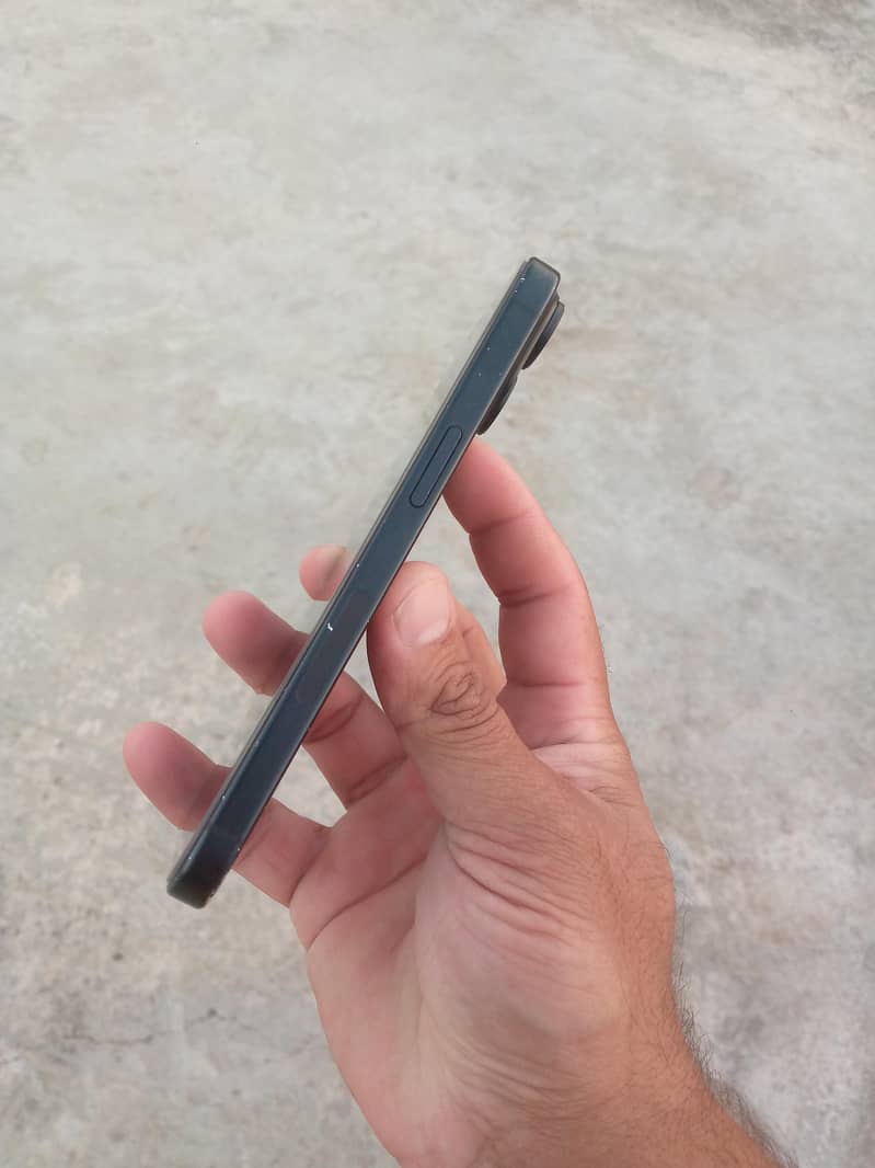 Apple iPhone 15 6