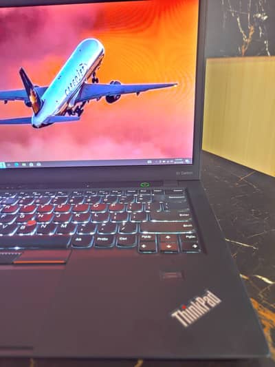 Lenovo Thinkpad X1 Carbon core i5 | 8 GB Ram | | 180 GB SSD |