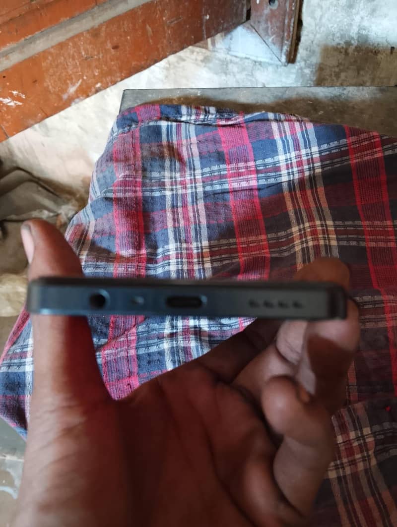 Realme C51 0