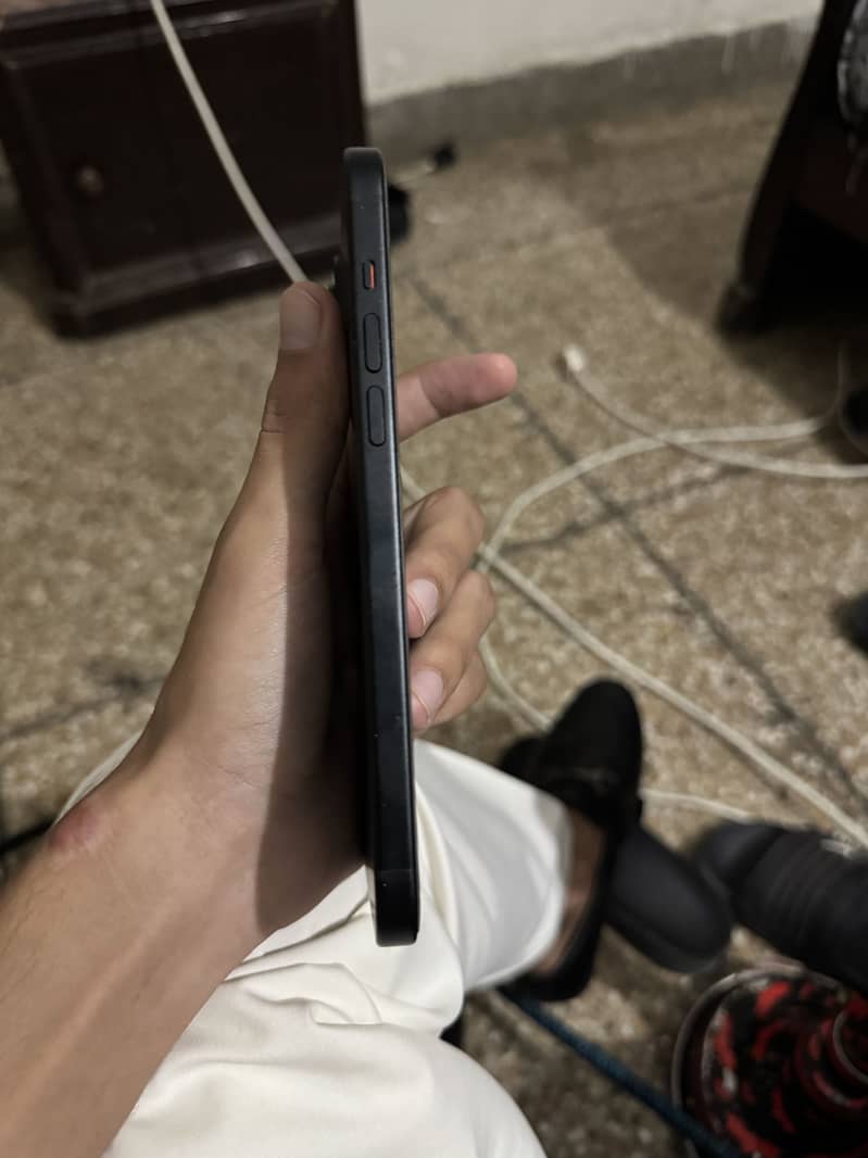 Apple iPhone 15 plus 1