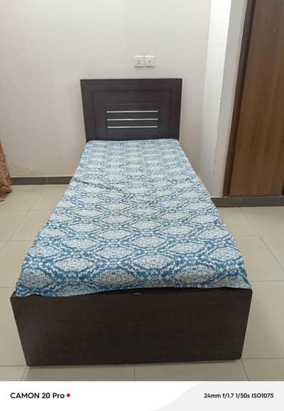 Single bed with matress for sale in good condition