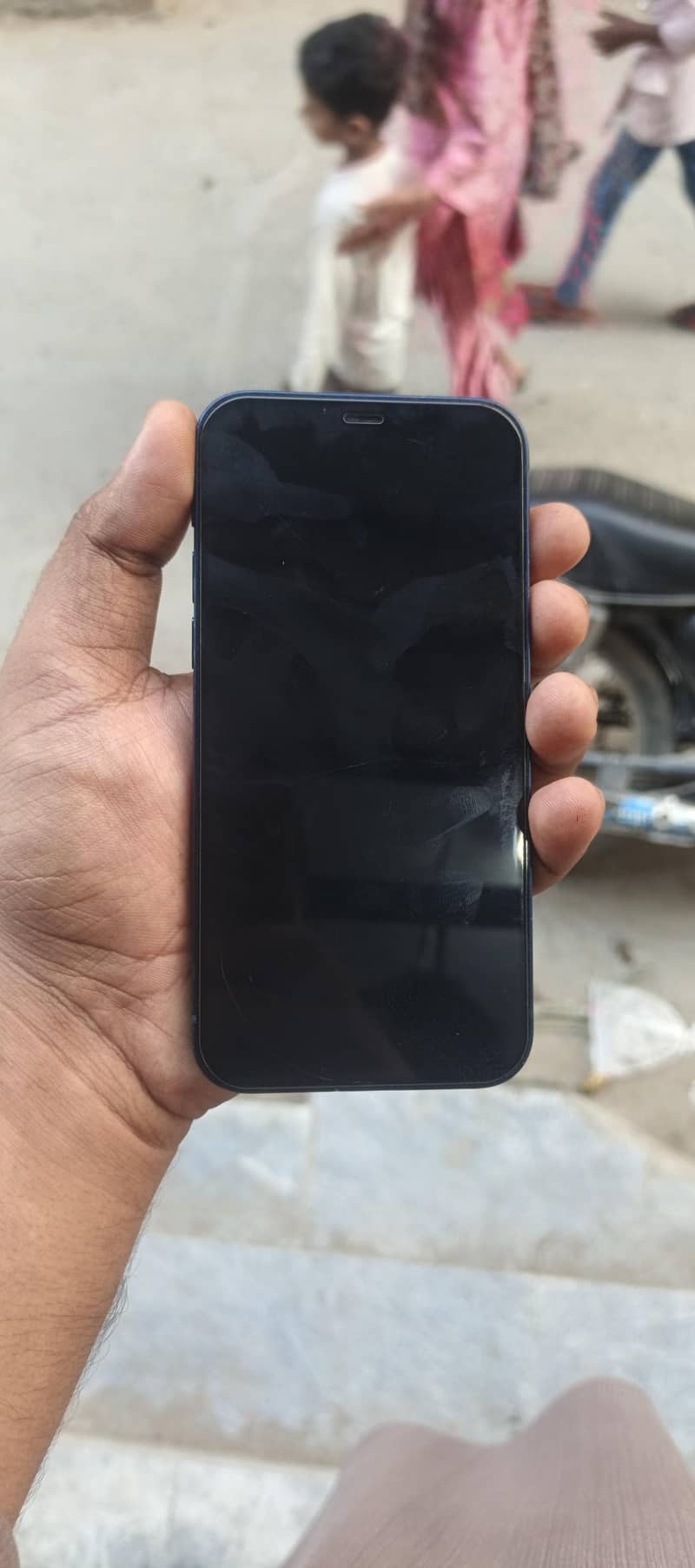Apple iPhone 12 6