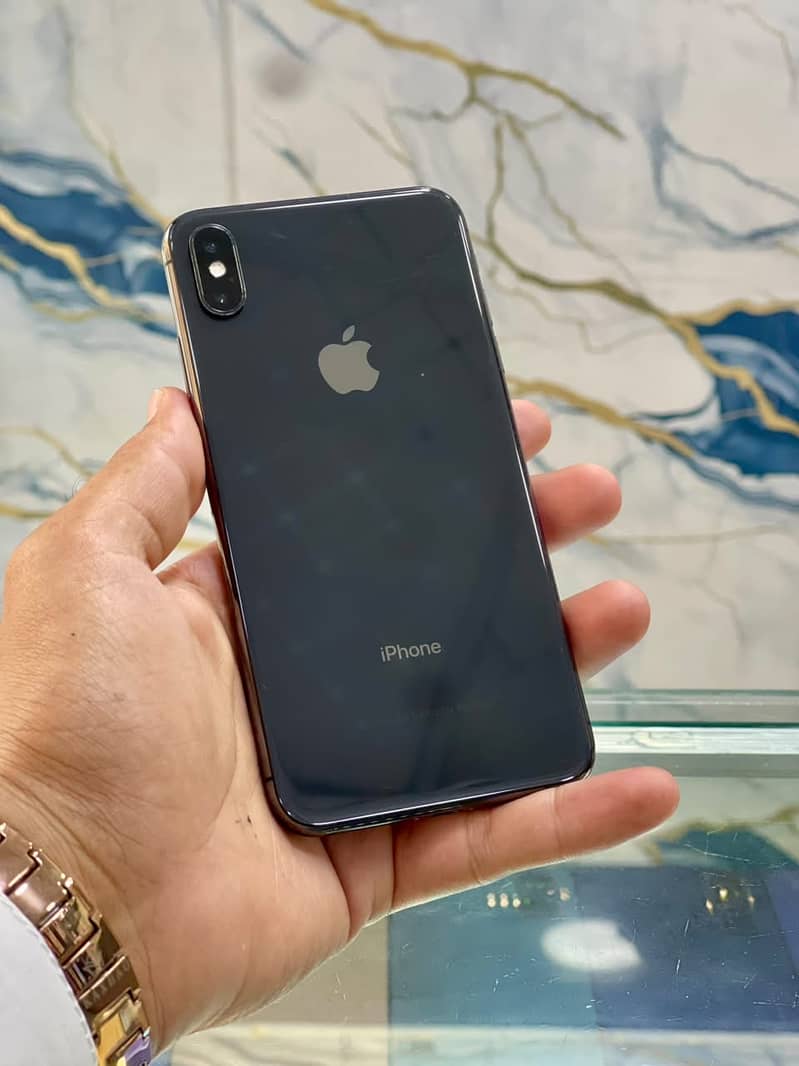 Apple iPhone XS Max 2