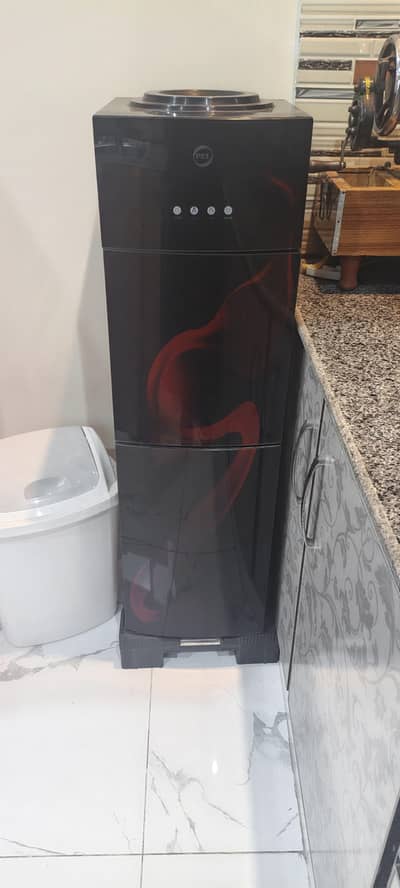 Water dispenser condition is like new