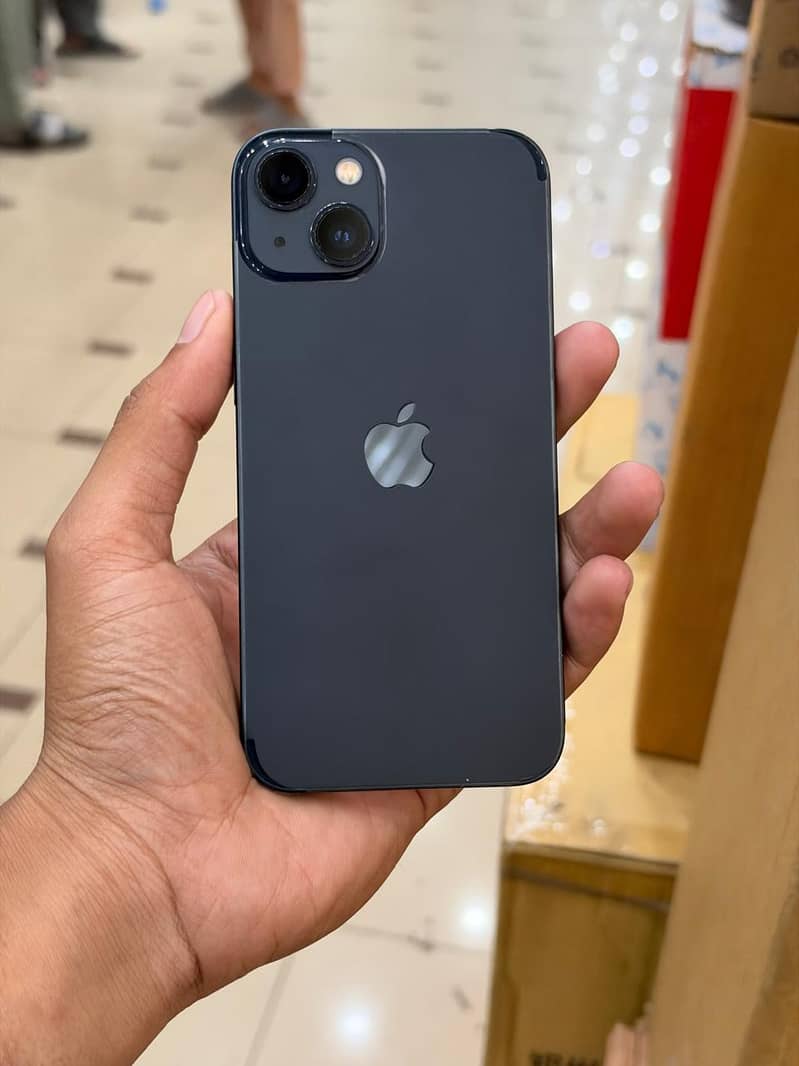 Apple iPhone 13 2