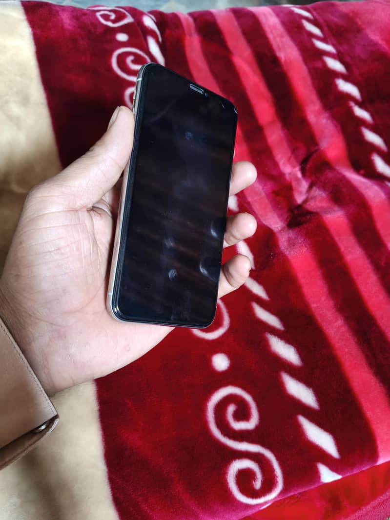 Apple iPhone X 4