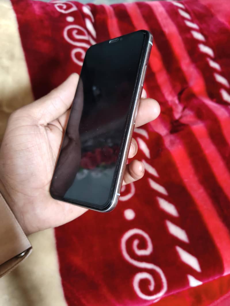 Apple iPhone X 5