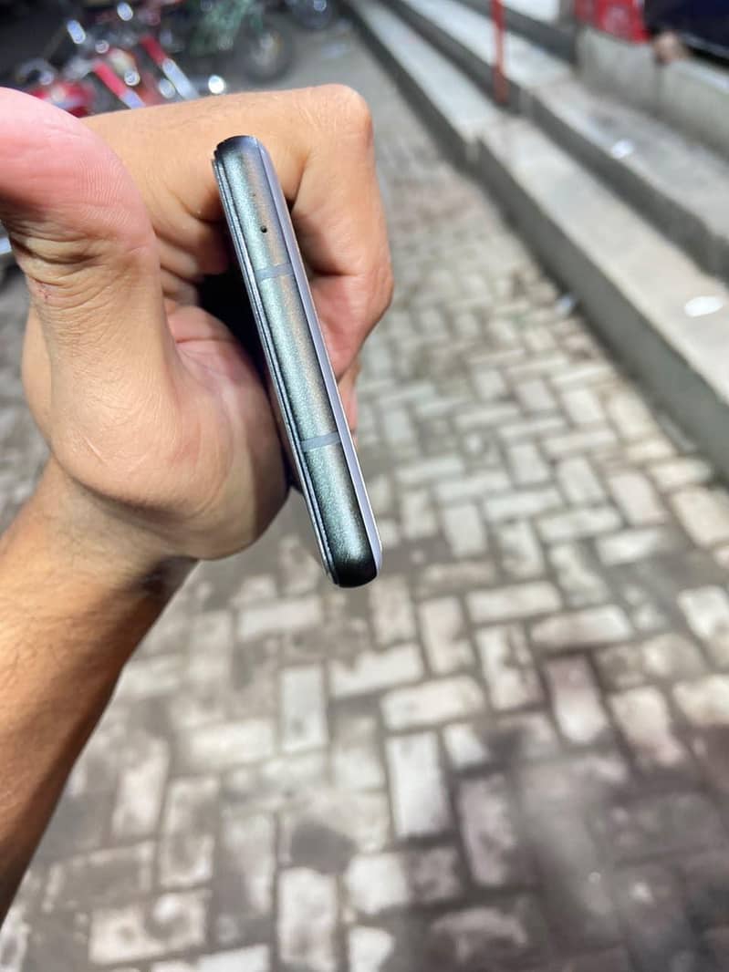 Google Pixel 6a 5