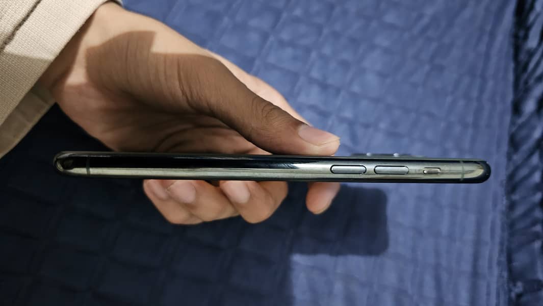 Apple iPhone 11 Pro 3