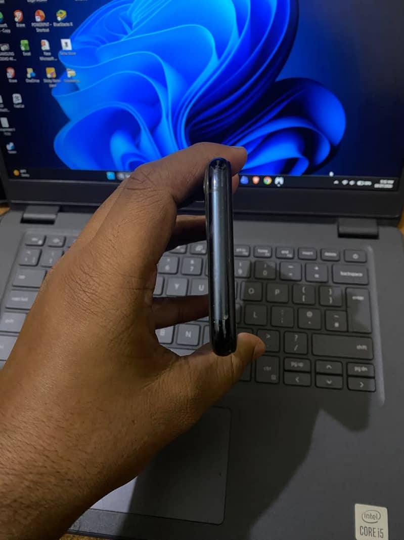 Apple iPhone 11 Pro 6