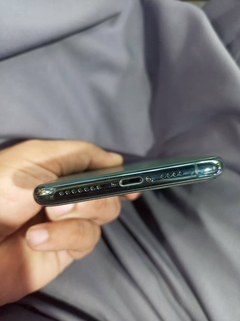 Apple iPhone 11 Pro Max 3