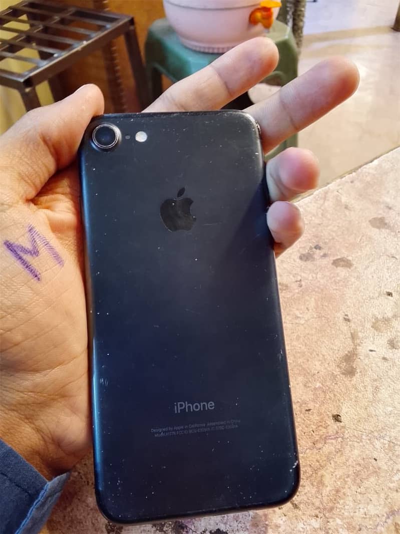 Apple iPhone 7 4