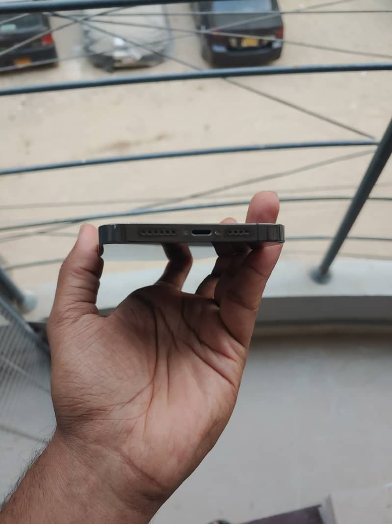 Apple iPhone 12 Pro Max 1