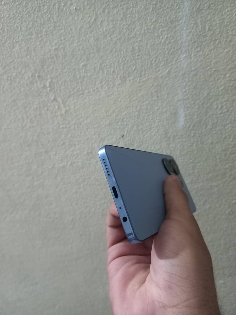 Tecno CAMON 20 Complete Box 2