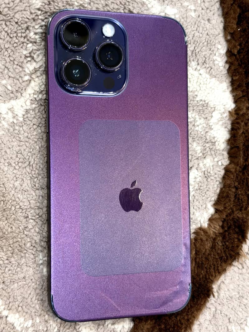 Apple iPhone 14 Pro Max 1