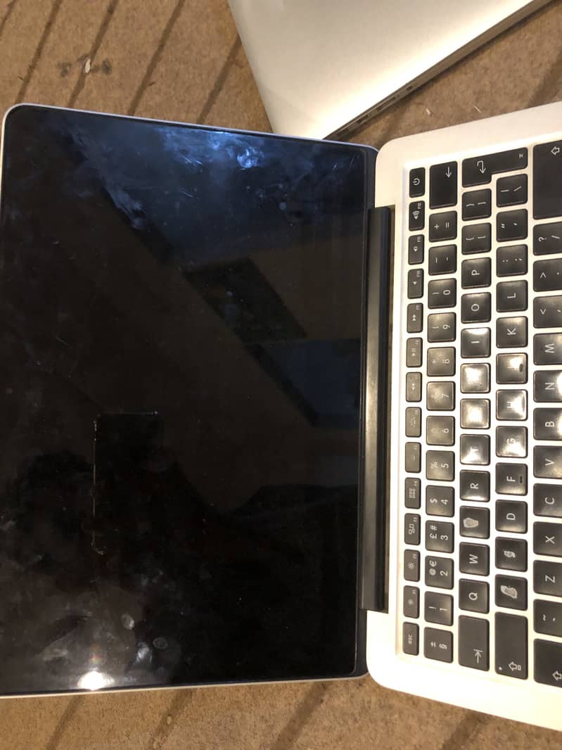 MacBook Pro 1