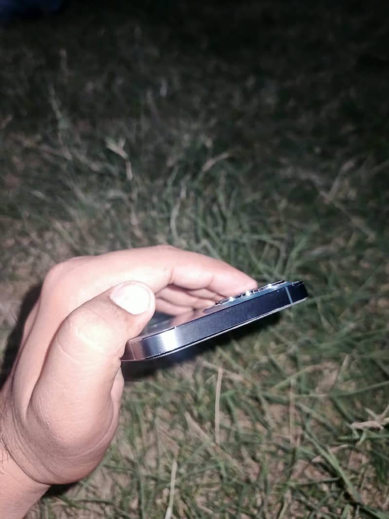 Apple iPhone 12 Pro Max 4