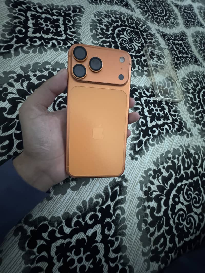 Apple iPhone 17 Pro Max 2