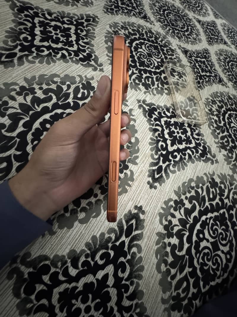 Apple iPhone 17 Pro Max 3