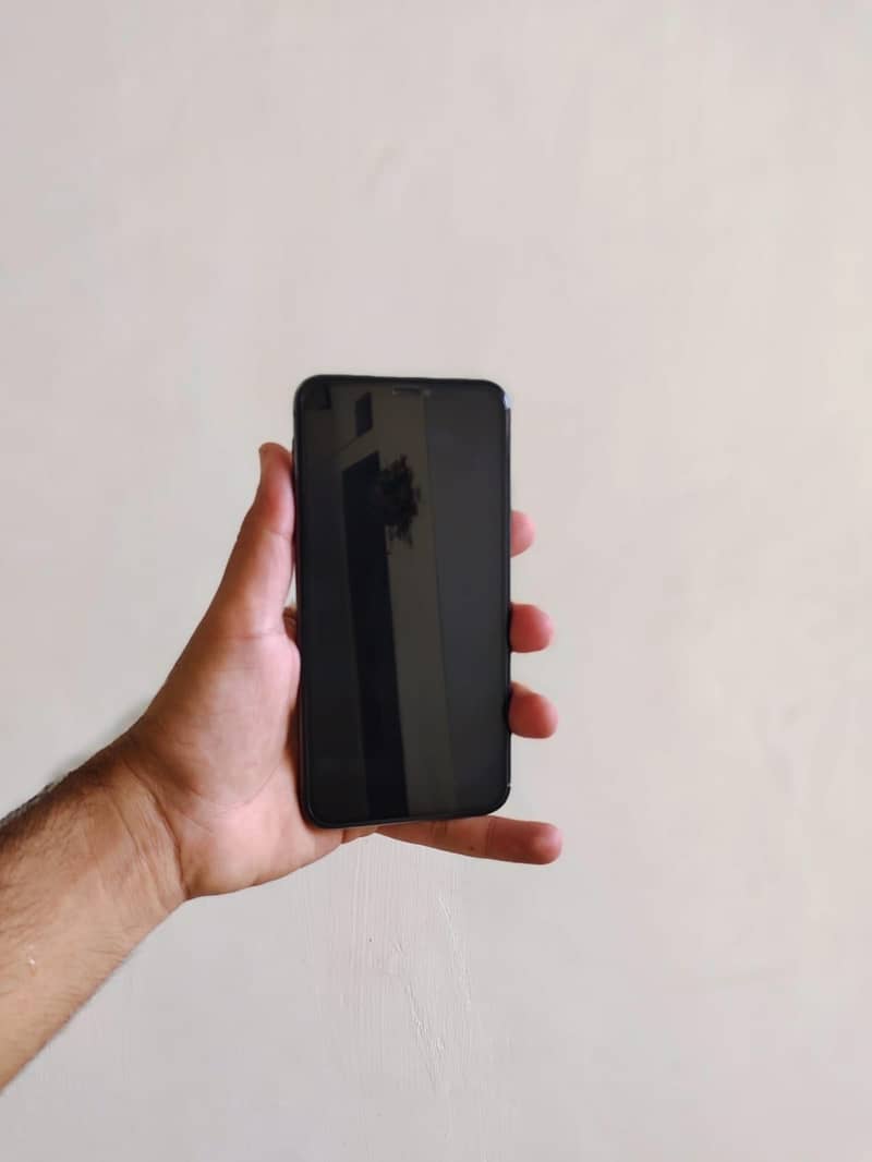 Apple iPhone 11 Pro Max 1