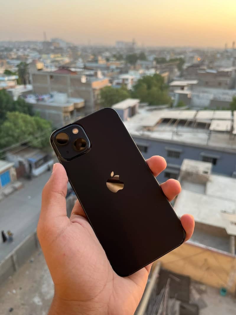Apple iPhone 13 5