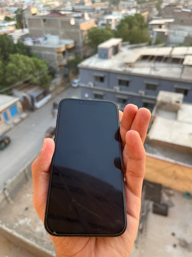 Apple iPhone 13 6