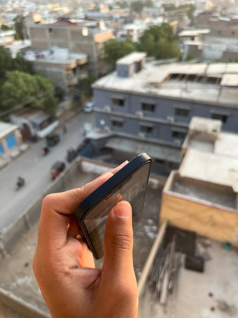 Apple iPhone 13 7